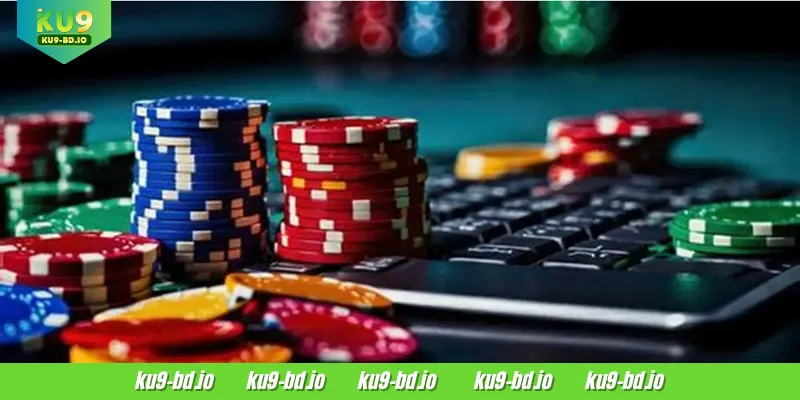 Play cards with a real-time dealer